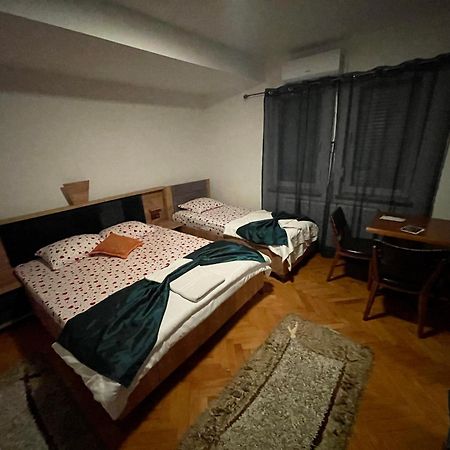 Madigan'S Hotel Kosovo Polje エクステリア 写真