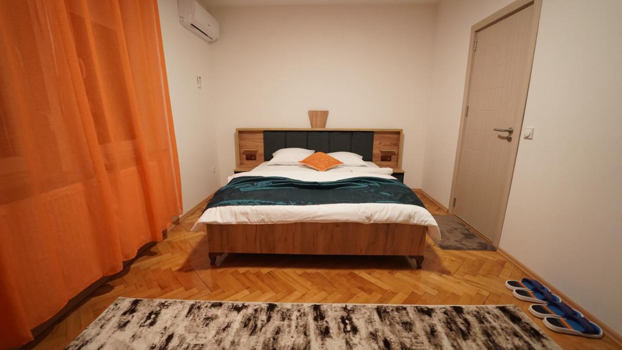 Madigan'S Hotel Kosovo Polje エクステリア 写真