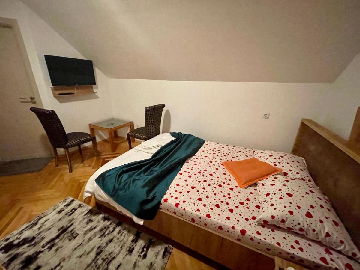 Madigan'S Hotel Kosovo Polje エクステリア 写真