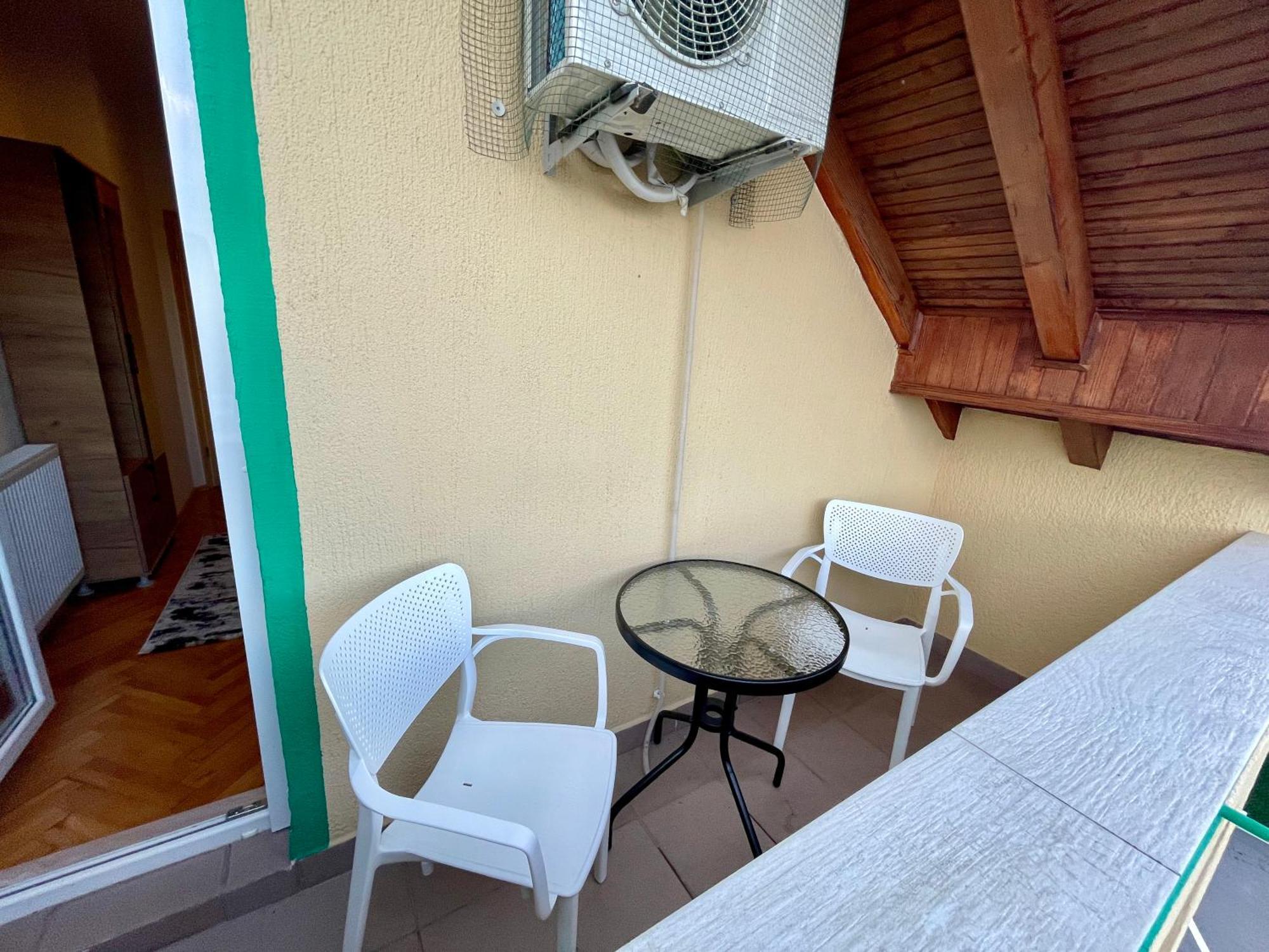 Madigan'S Hotel Kosovo Polje エクステリア 写真