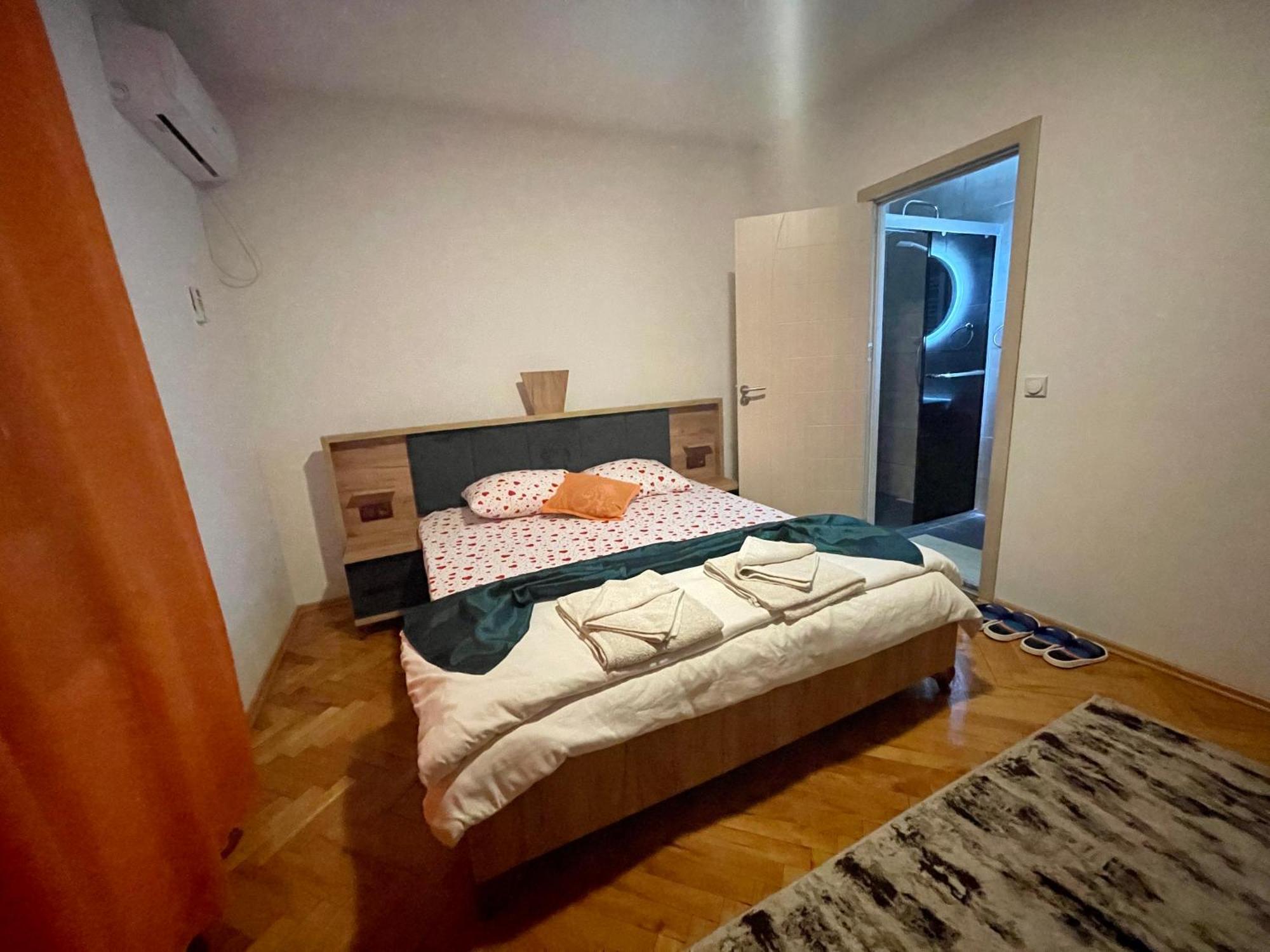 Madigan'S Hotel Kosovo Polje エクステリア 写真