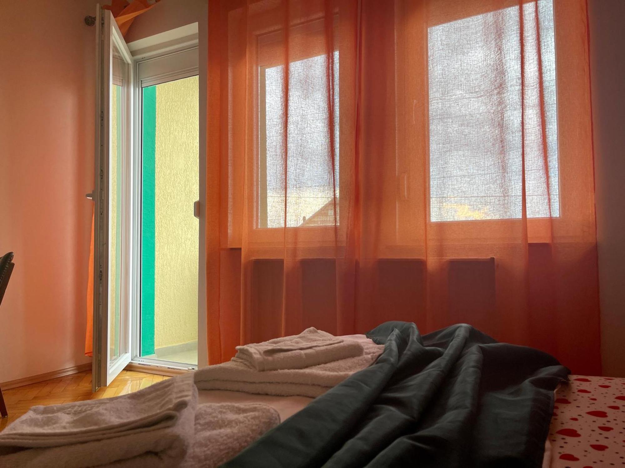 Madigan'S Hotel Kosovo Polje エクステリア 写真