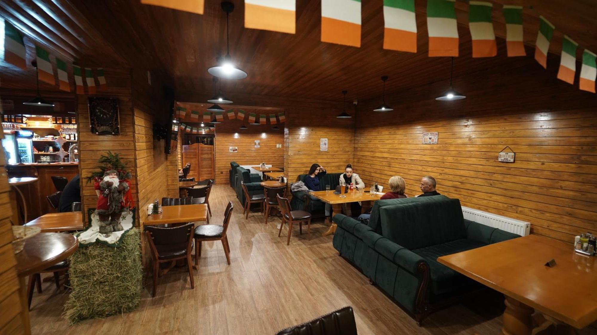 Madigan'S Hotel Kosovo Polje エクステリア 写真